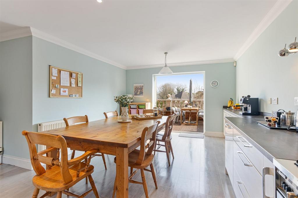 A12 - 21 Stoneleigh Drive Torquay Revisit - 260323