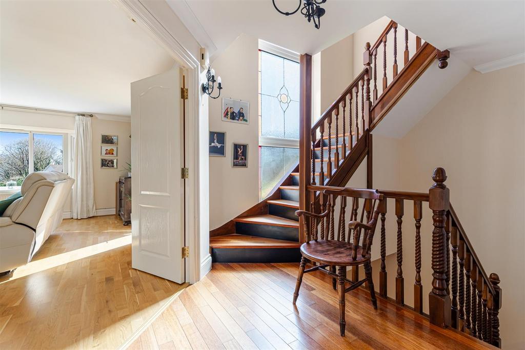 A16 - 21 Stoneleigh Drive Torquay - 260318.jpg