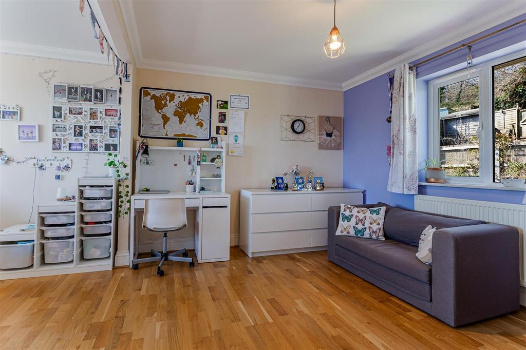 A25 - 21 Stoneleigh Drive Torquay - 260318.jpg
