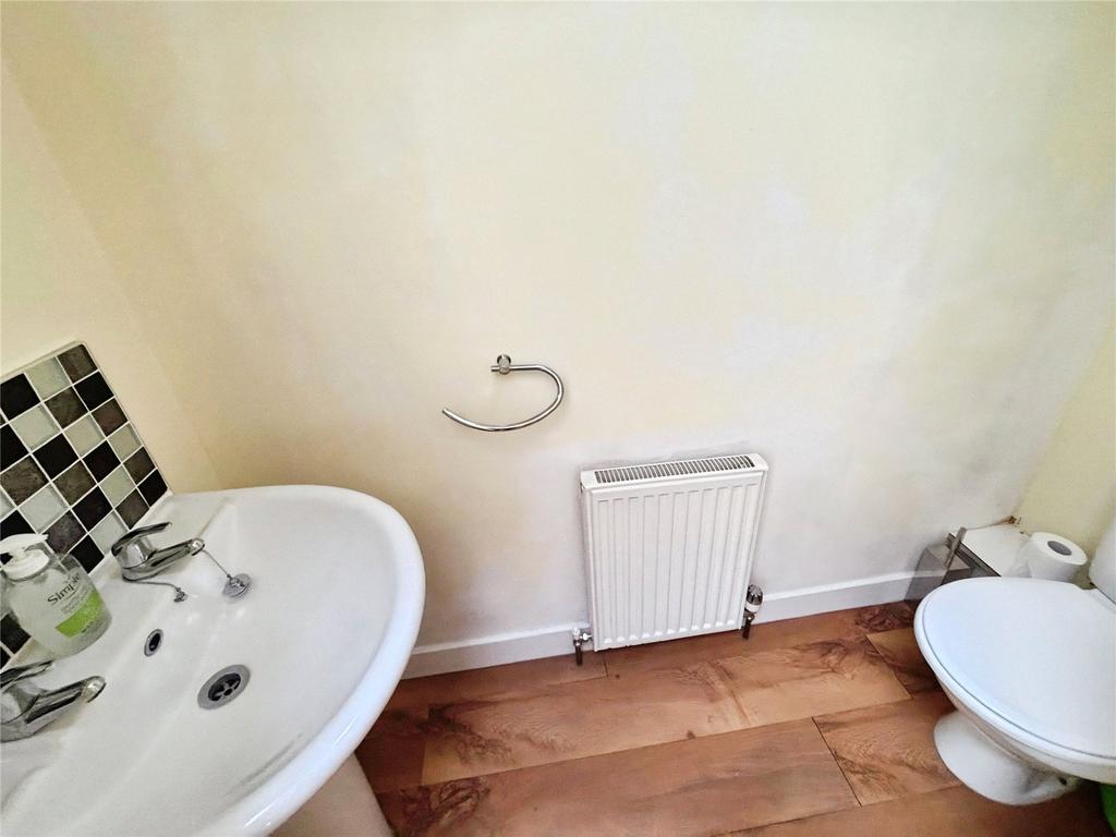 Cloakroom/Wc