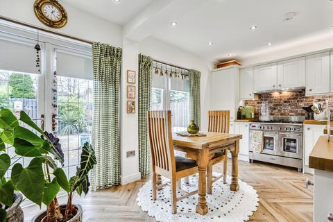 undefined, Johns Crescent, Wakefield, WF2