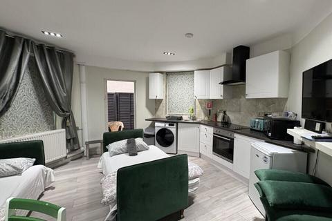 1 bedroom flat for sale, 64 Gloucester Gardens, London W2