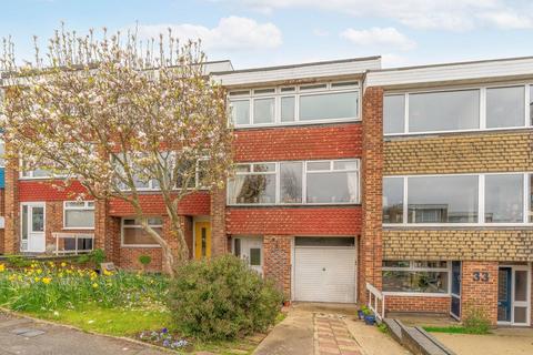 4 bedroom end of terrace house for sale, White Lodge, Upper Norwood, London, SE19