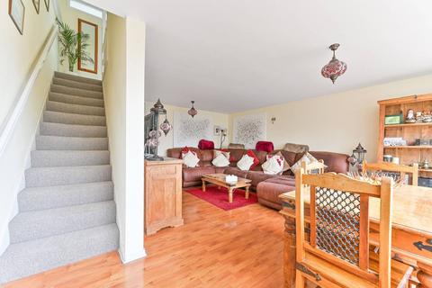 4 bedroom end of terrace house for sale, White Lodge, Upper Norwood, London, SE19