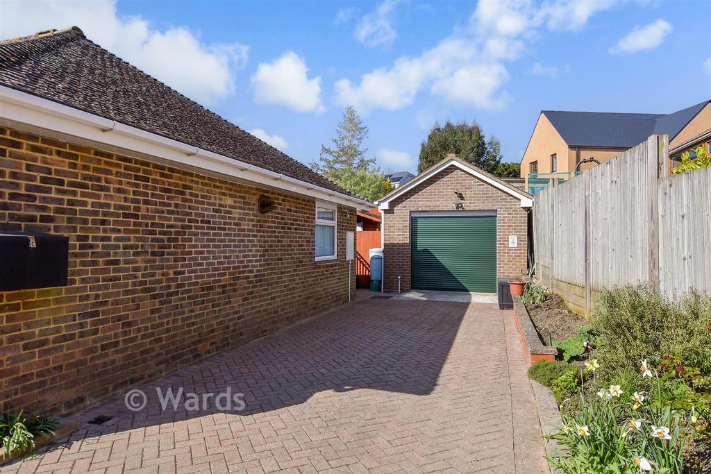 Driveway/Parking