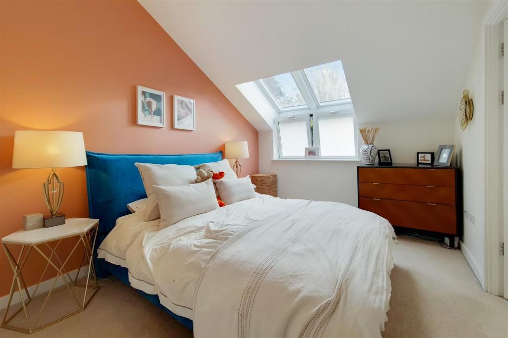 12 Main Bedroom-2.jpg