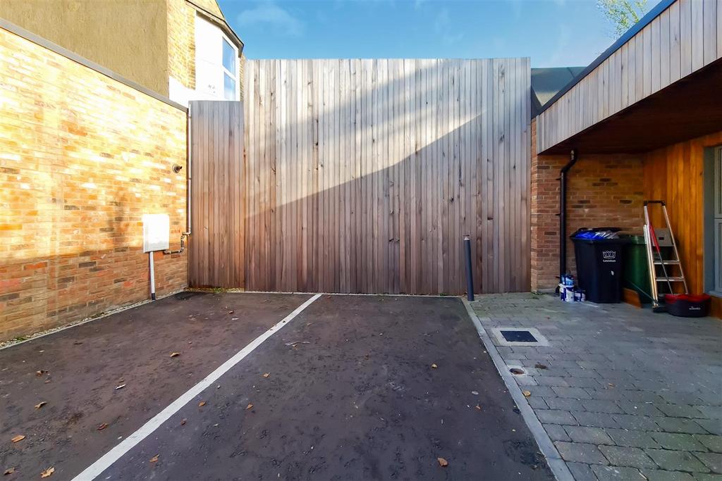 1 Parking space -0.jpg