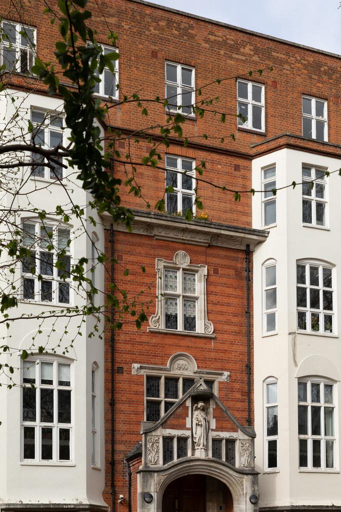 331848 - 10-ST-GABRIELS-MANOR-063.jpg