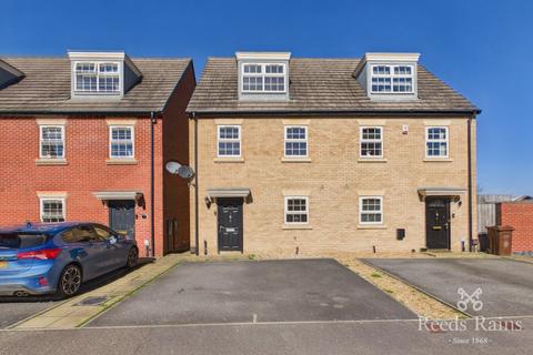 3 bedroom semi-detached house for sale, Hazelmount Way, West Yorkshire WF10