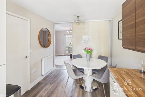 3 bedroom semi-detached house for sale, Hazelmount Way, West Yorkshire WF10