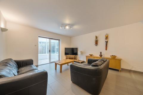 3 bedroom terraced house for sale, Eleanor Close, Canada Water, London, SE16