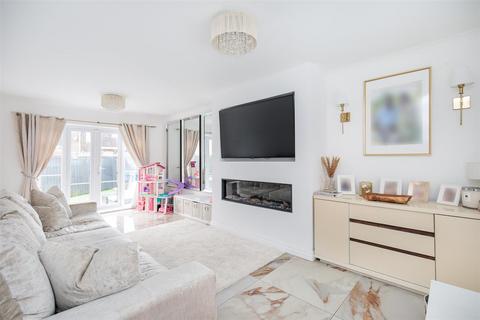 3 bedroom semi-detached house for sale, Fern Drive, Dudley, NE23