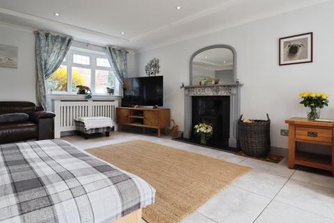 4 bedroom detached house for sale, Denison Way, Cardiff