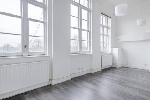 1 bedroom flat to rent, Este Road, Clapham Junction, London, SW11