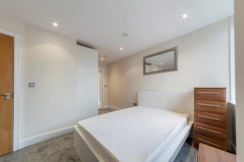 2 bedroom flat for sale, Drayton Park, London N5