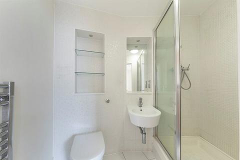 2 bedroom flat for sale, Drayton Park, London N5