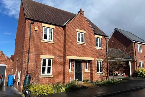 4 bedroom detached house for sale, Arden Road, Desborough