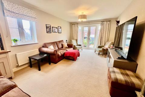 4 bedroom detached house for sale, Arden Road, Desborough