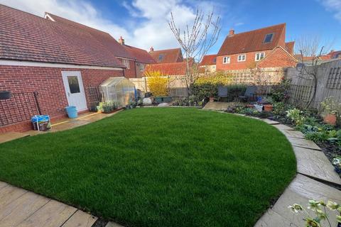 4 bedroom detached house for sale, Arden Road, Desborough