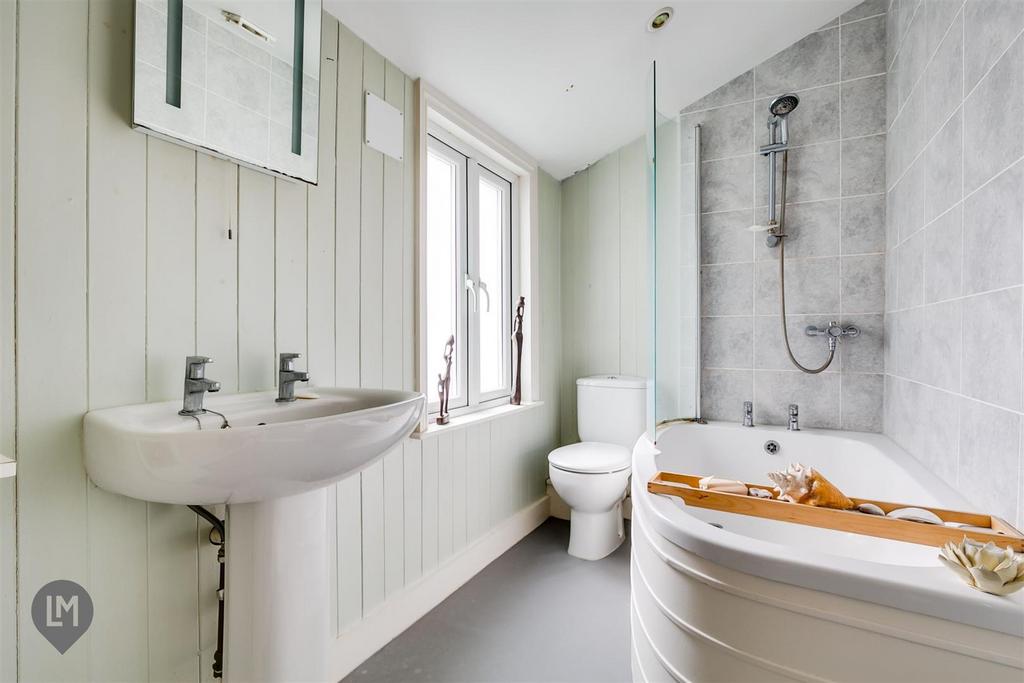 Bathroom LM.jpg