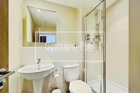 2 bedroom apartment to rent, Sheridan House, Leatherhead, KT22