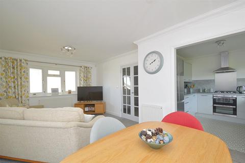 undefined, CLOSE TO LOCAL AMENITIES * SHANKLIN