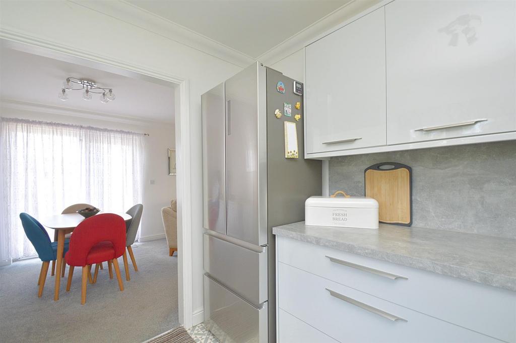 Kitchen2.jpg