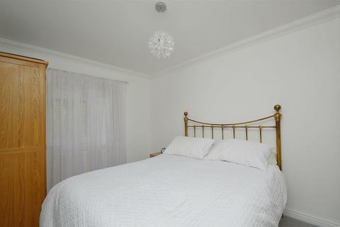 undefined, CLOSE TO LOCAL AMENITIES * SHANKLIN