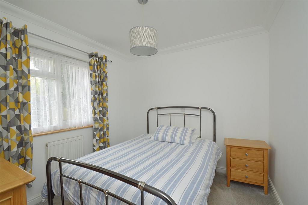 Bed2.jpg
