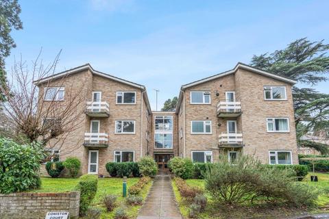 2 bedroom flat to rent, Coniston Court, Weybridge