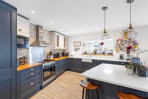 4 bedroom detached house for sale, Sunbury-on-thames TW16