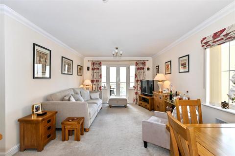 2 bedroom flat for sale, Golden Gate Way, Eastbourne