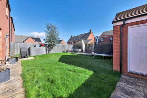 5 bedroom detached house for sale, Fallows Crescent, Bedford MK43