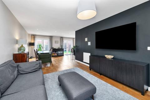 5 bedroom detached house for sale, Fallows Crescent, Bedford MK43