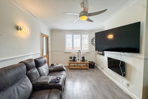 3 bedroom terraced house for sale, Markham Road, Worksop S81