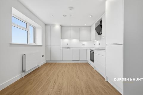 2 bedroom apartment for sale, Kings Avenue, Buckhurst Hill, IG9