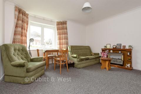 1 bedroom ground floor flat for sale, Canterbury Court, Dorking RH4