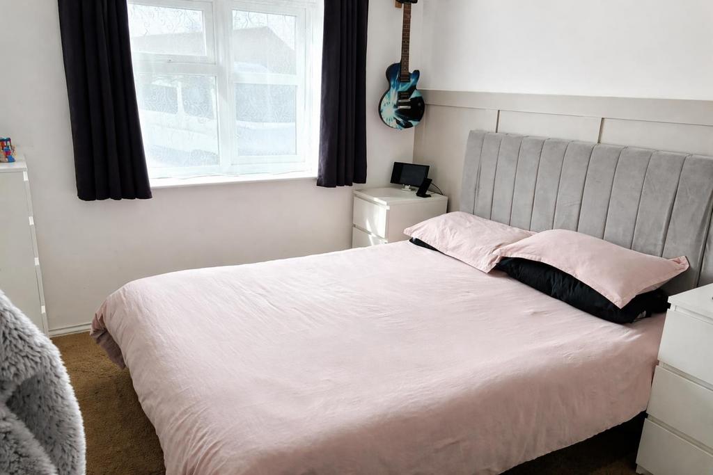 Main bedroom.png