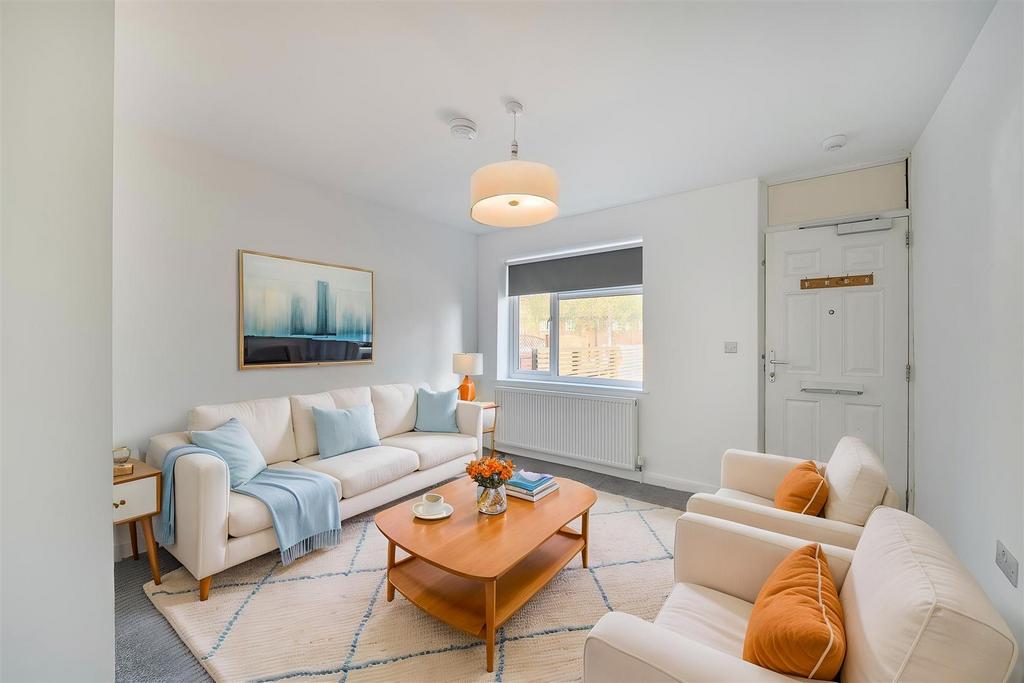 1360948-2-68dc00052713b - Living Room - Standard -