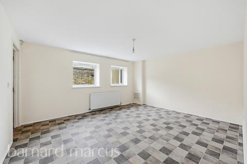 2 bedroom flat to rent, Kings Avenue, NEW MALDEN