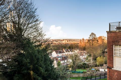 2 bedroom flat to rent, Shepherds Hill London N6