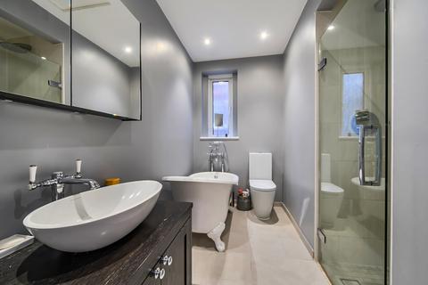 2 bedroom flat to rent, Shepherds Hill London N6