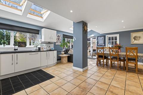 5 bedroom detached house for sale, Conway Drive, Kettering NN14