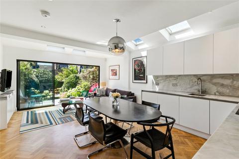 4 bedroom terraced house for sale, Bassingham Road, SW18