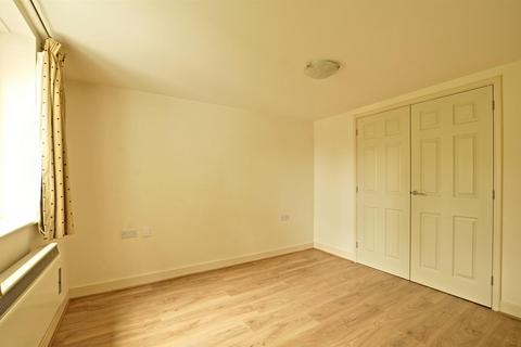 undefined, 214 Kennington Road