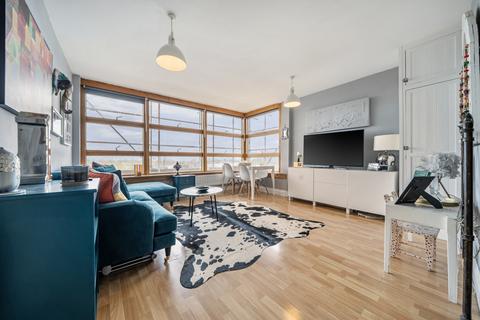 2 bedroom apartment for sale, Westcombe Park Road, London