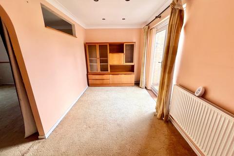 3 bedroom end of terrace house for sale, Porlock Close, Northampton