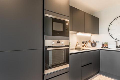 undefined, at Kew Bridge Rise, Brentford TW8