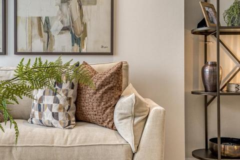 undefined, at Kew Bridge Rise, Brentford TW8