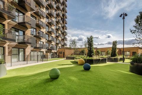 undefined, at Kew Bridge Rise, Brentford TW8